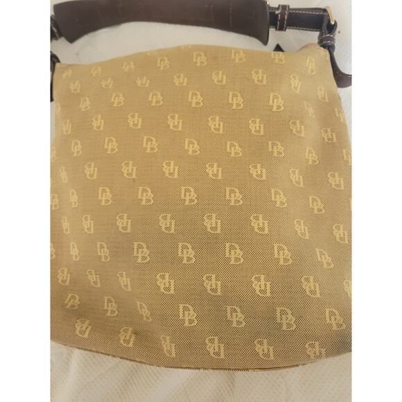 Dooney Bourke Signature Purse Large Bag Stylish Adjustable Strap - Picture 5 of 8